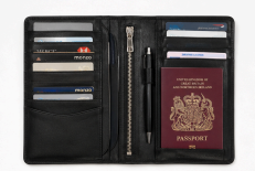 Cartera Travel Zip